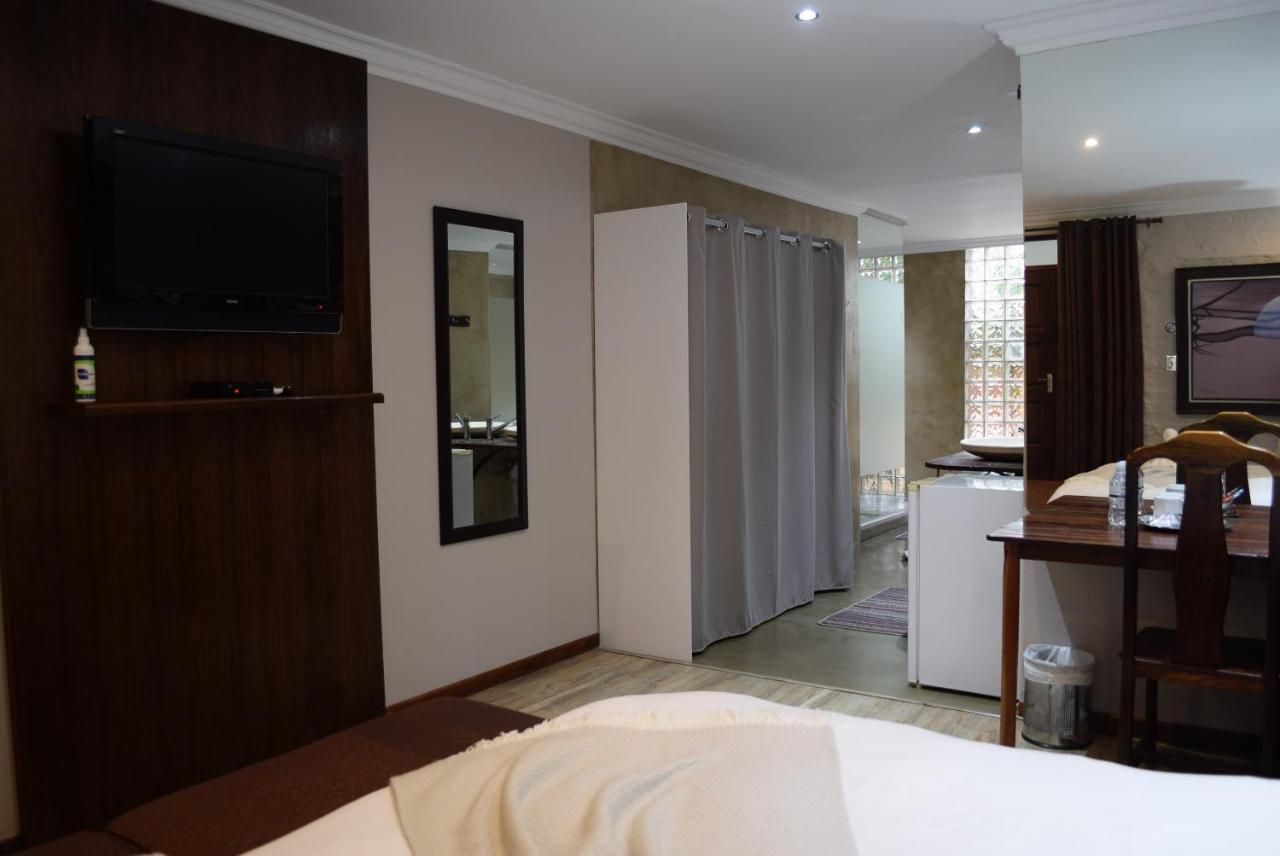 African Moon Corporate House Kempton Park Exterior photo