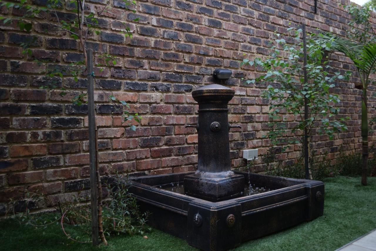 African Moon Corporate House Kempton Park Exterior photo