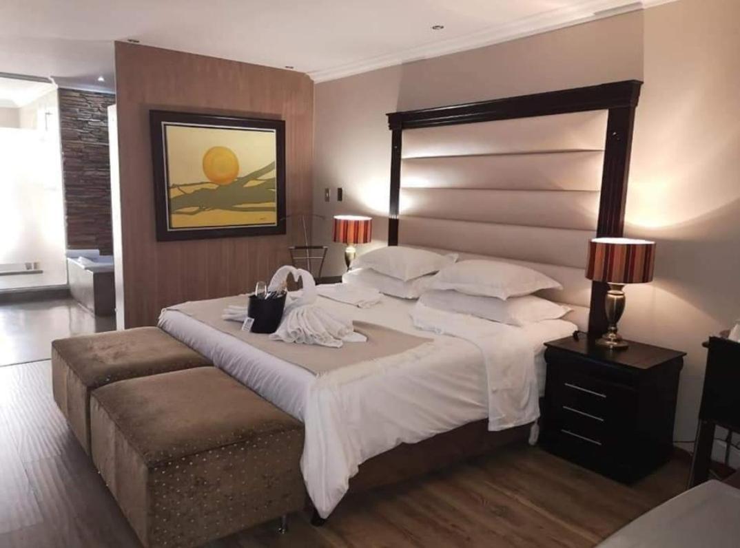 African Moon Corporate House Kempton Park Exterior photo