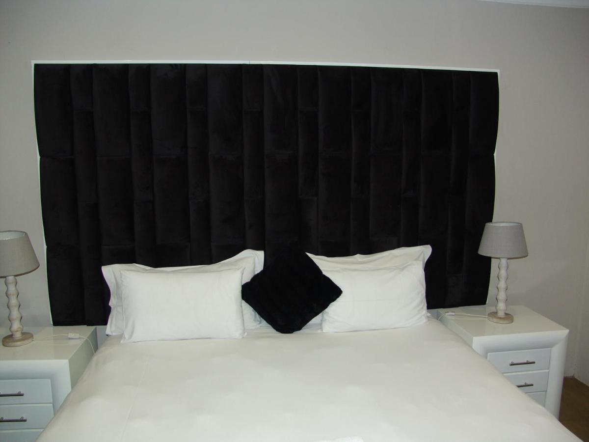 African Moon Corporate House Kempton Park Exterior photo